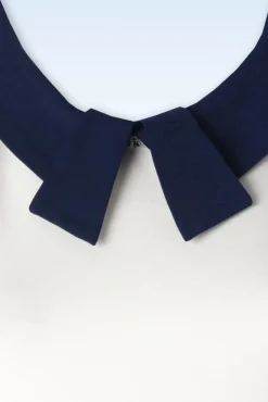 Collar Detail Top In Ivoorwit En Marineblauw