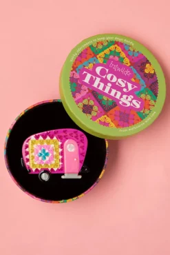 Cosiest Of Campers Broche