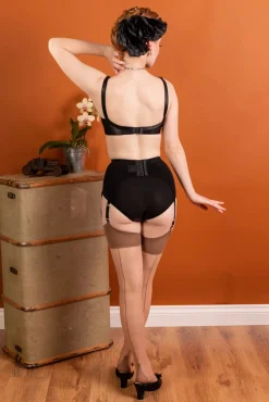 Cuban Retro Naadkousen In Latte