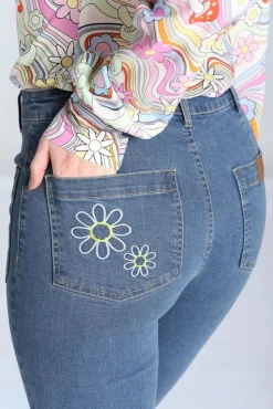 Daisy Flower Power Jeans In Licht Blauw