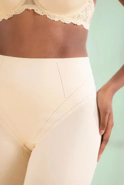 Dream Shaper Short In Latte