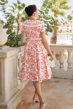 Greta Swing Jurk In Wit Met Rode Rozen Print