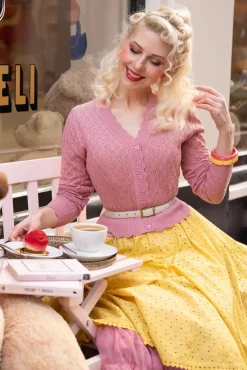 Heart Pattern Scallop Edge Cardigan In Roze