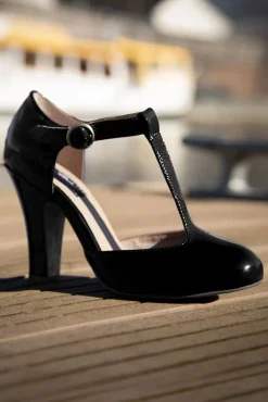 June Effortlessly Elegant Lakpumps In Zwart