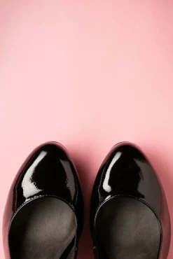 Katie Laquer-Pumps In Zwart