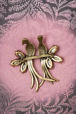 Kristallen Dwergpapegaaien Broche In Goud