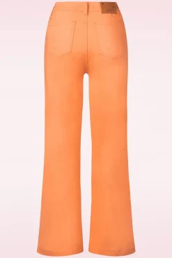 Naomi Broek In Papaja