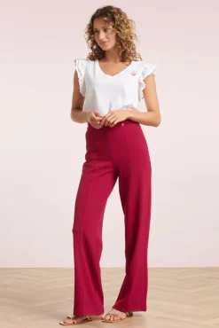 Norah Broek In Rood