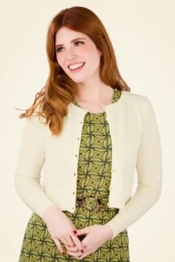 Nyla Cropped Vest In Ivoor