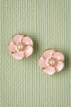 Small Rose Oorstekers In Zacht Roze