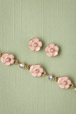 Small Rose Oorstekers In Zacht Roze