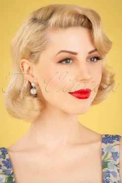 Stijlvolle Pareloorbellen In Ivoor