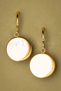 Vergulde Oorbellen Met Gedroogde Bloemen In Rood