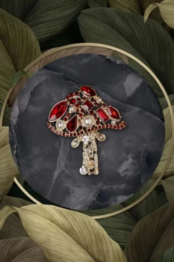 Well Spotted Stone Set Crystal Broche